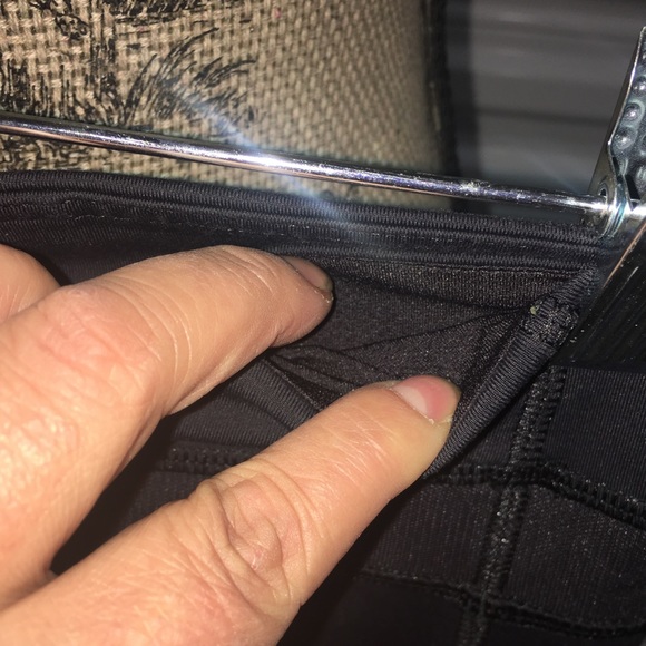 LULULEMON Inspire tight II 26” inseam leggings with double front zipper size 6 - Picture 14 of 15